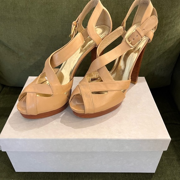 Stuart Weitzman classic strappy sandal - Picture 3 of 5